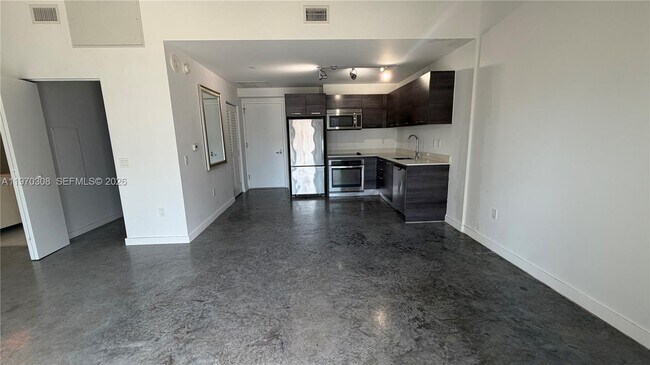 Building Photo - 151 SE 1st St