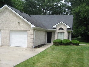 Building Photo - 10738 N Park Ave