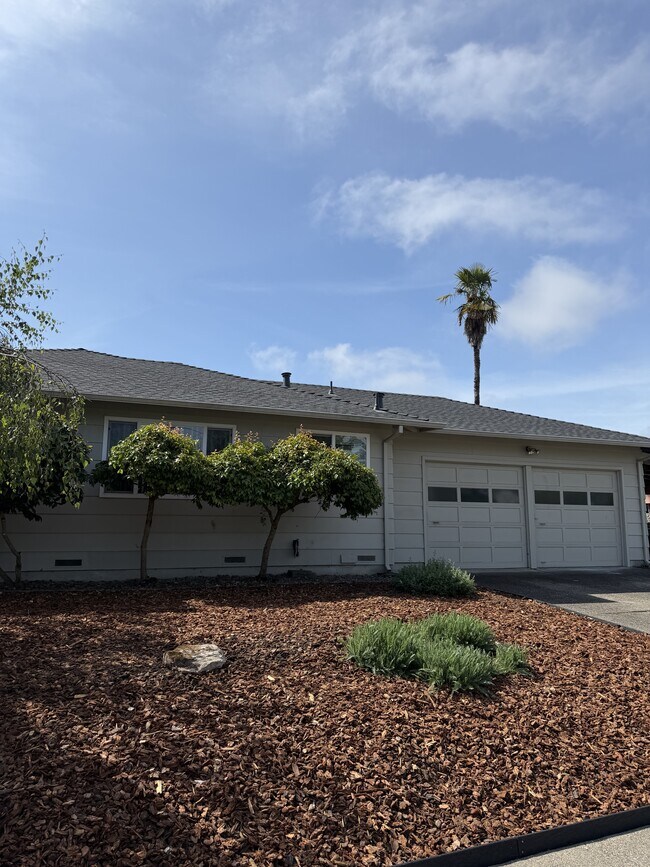 Building Photo - 1717 Tisserand Dr