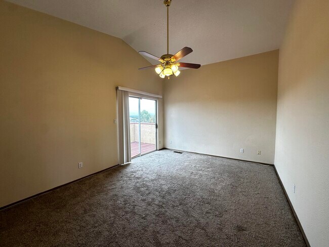 Building Photo - 800 Halter Dr SW