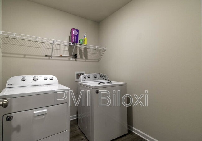 Building Photo - 1005 Enclave Cir