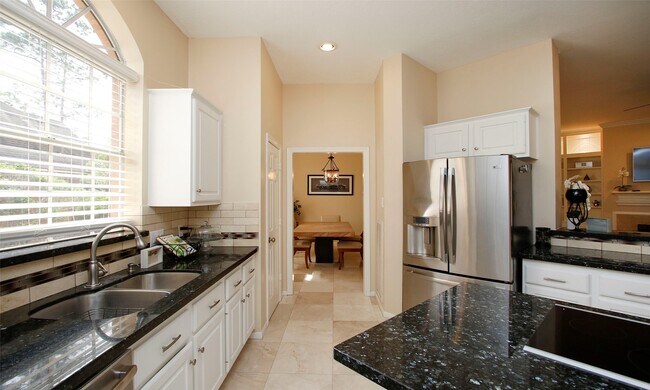 Building Photo - 19 E Sunny Slope Cir