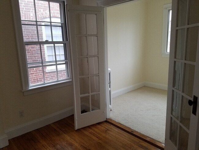 Building Photo - 41 Linnaean St