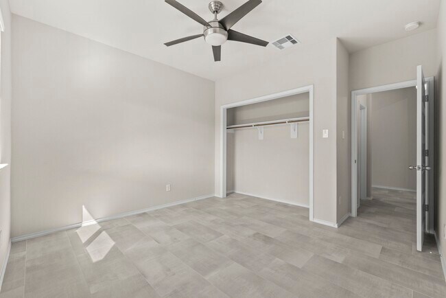 Building Photo - 25402 Kidwiler Dr