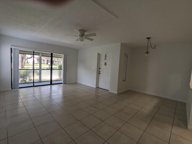 Building Photo - 711 Sunny Pine Way