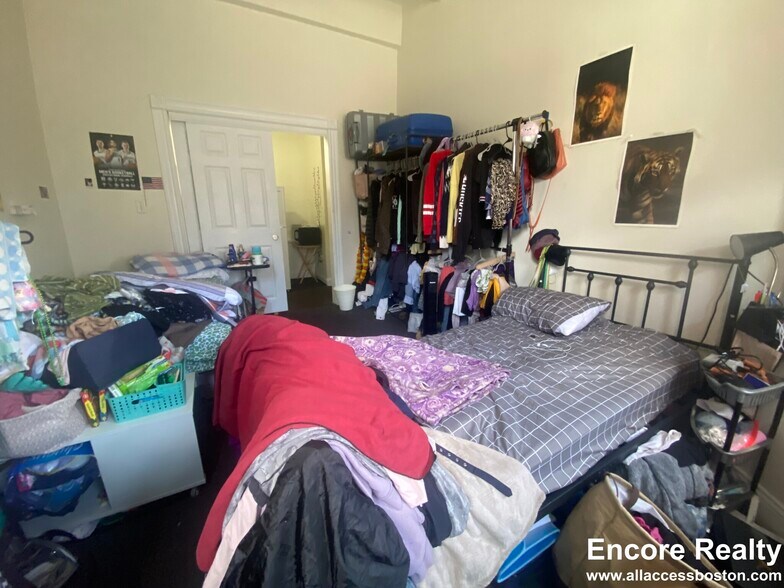 Building Photo - 1175 Boylston St