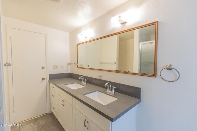 Building Photo - 330 E 14th St