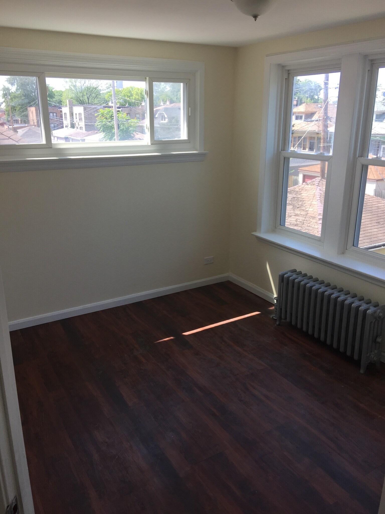 Building Photo - 1744 E 84th Pl