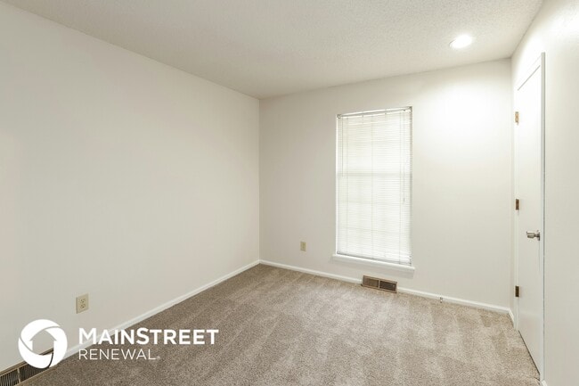 Building Photo - 3710 NE Chapel Dr