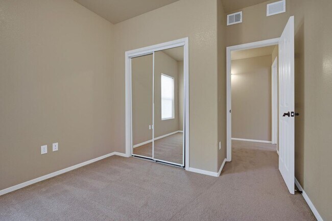 Building Photo - 4633 Rimrock Dr