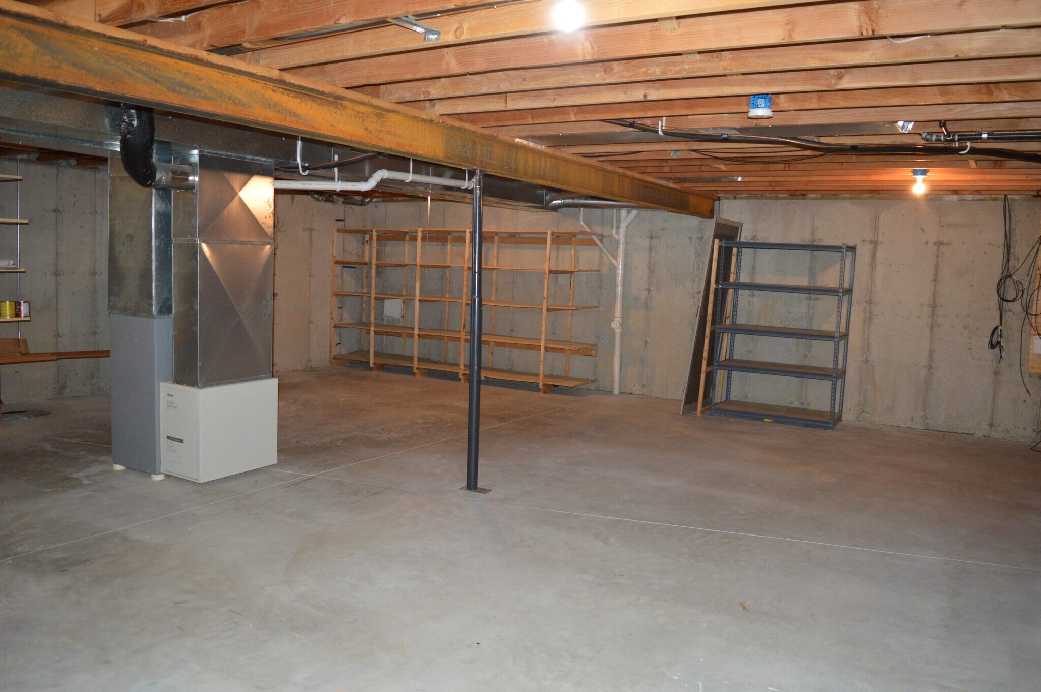Building Photo - 4734 Bergamot Way