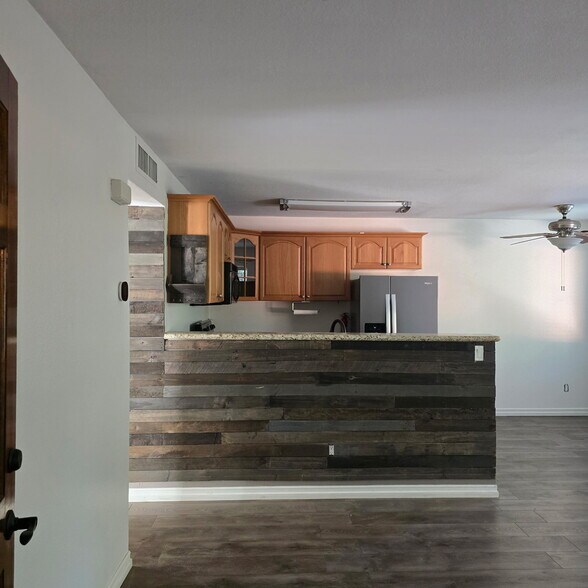 Building Photo - 2616 Alpine Blvd