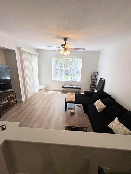 Building Photo - 1825 Palm Cove Blvd