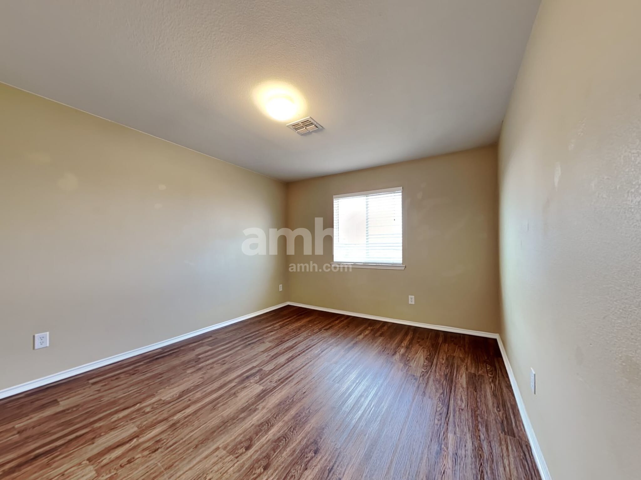 Building Photo - 1227 Wenatchee Dr