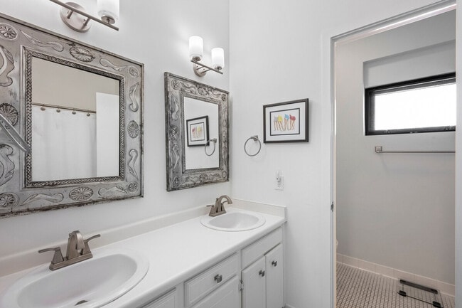 Building Photo - 173 Norris Dr