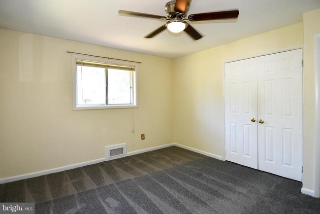 Building Photo - 4842 Randolph Dr