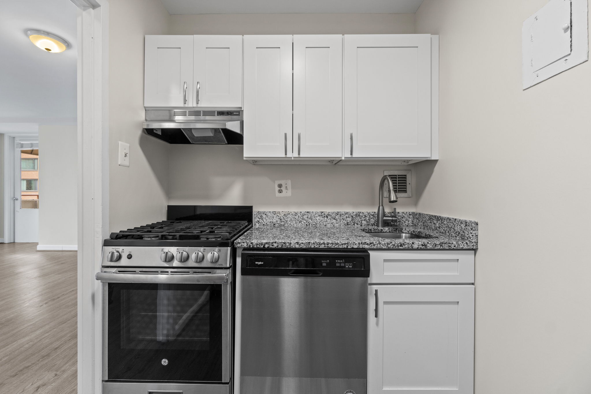 kitchen - 1011 Arlington Blvd