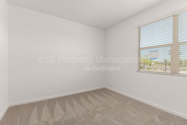 Building Photo - 35405 W Catalan St