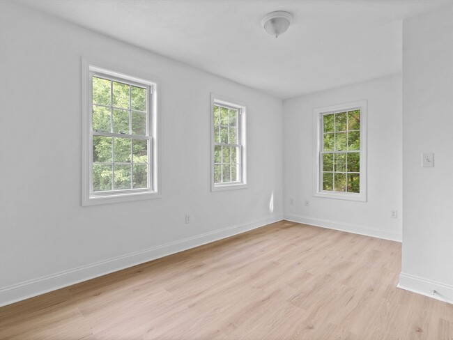 Building Photo - 40 Brattle St