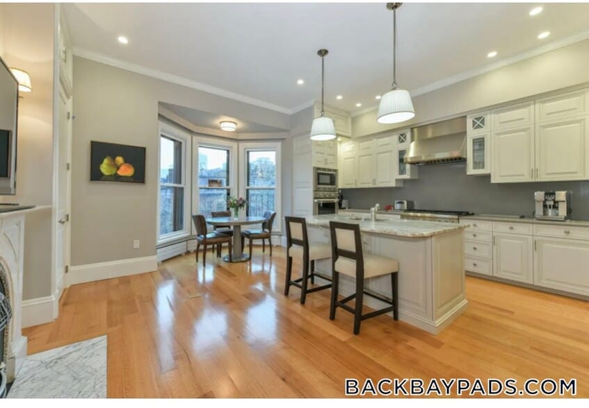 Building Photo - 214 Beacon St