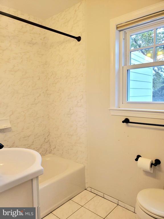Building Photo - 15 Indian Spring Dr
