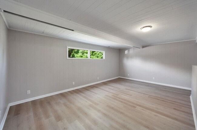 Building Photo - 90 Shaw Ln