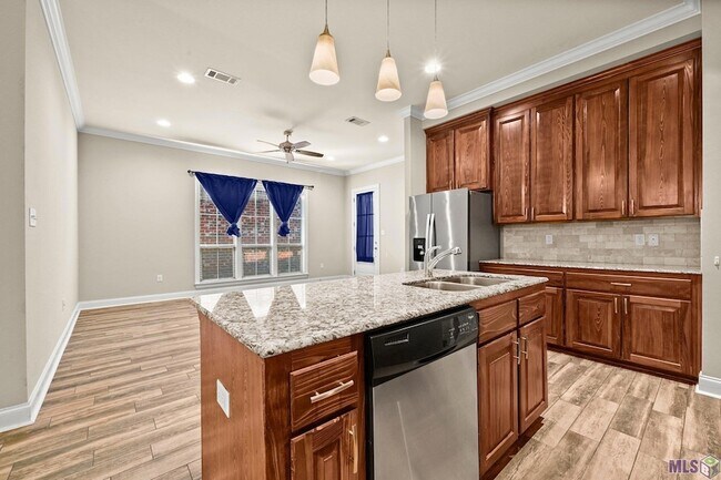 Building Photo - 7723 Ibiza Dr