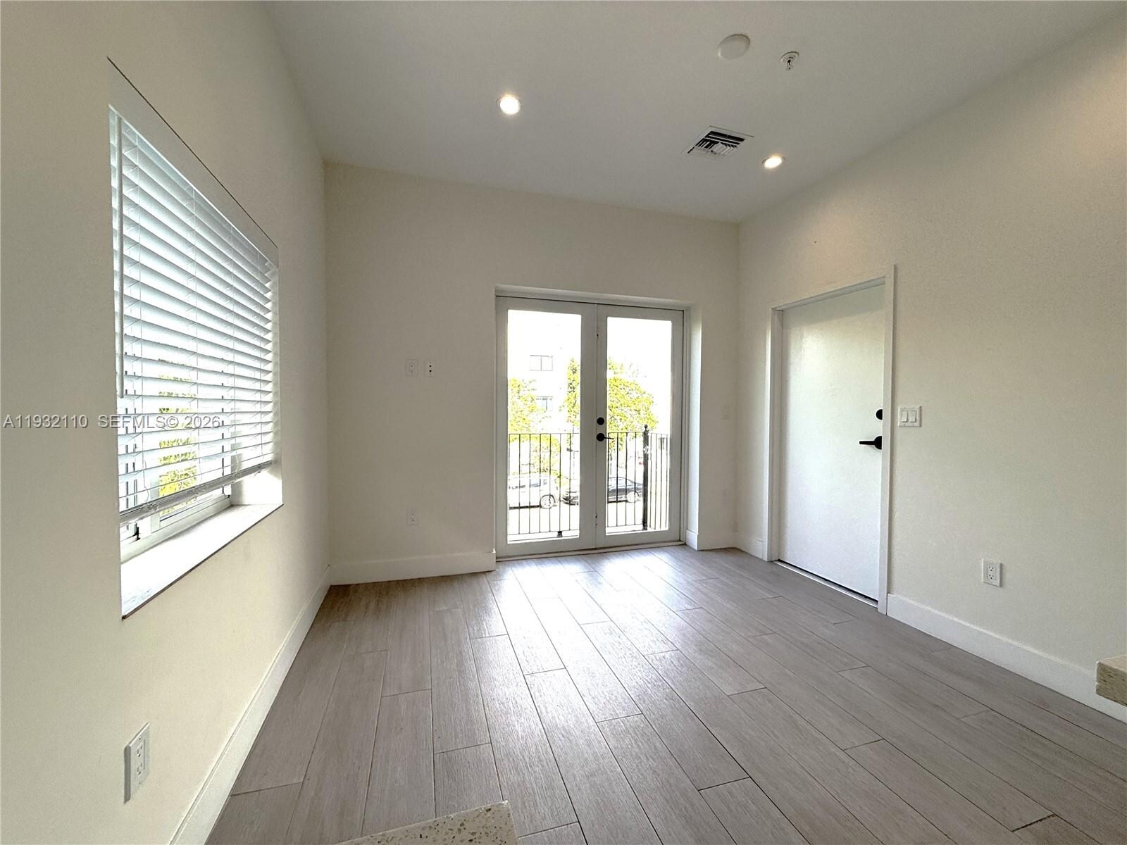 Building Photo - 1786 SW 9th St