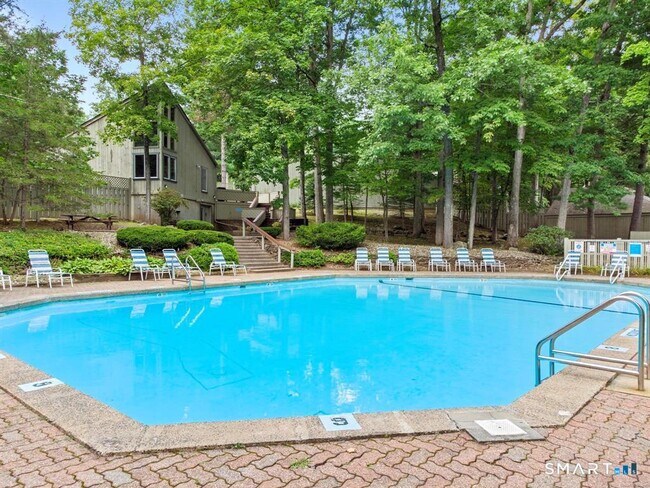 Building Photo - 6 Lyle Ct