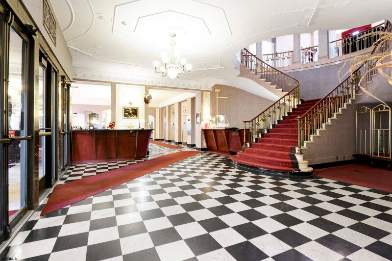 Building Photo - 2715 Boardwalk