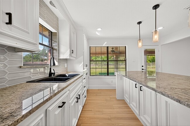 Building Photo - 11507 Oak Valley Dr