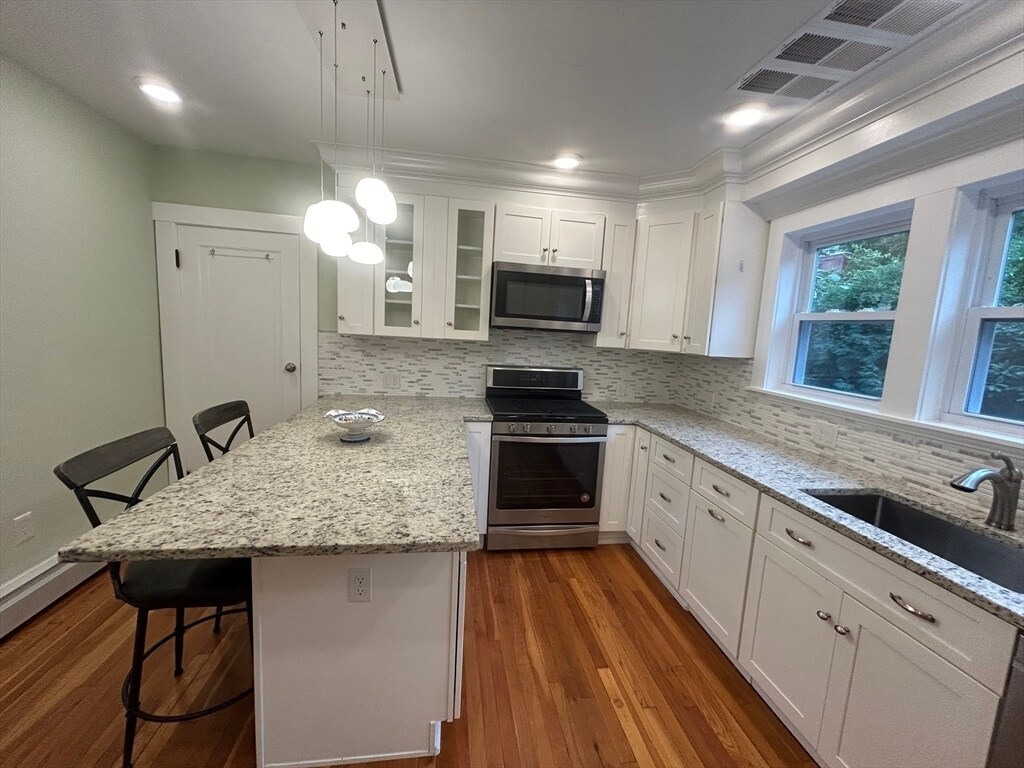 Building Photo - 23 Webster St