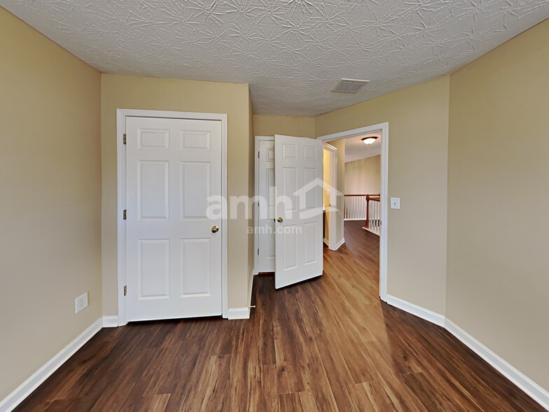 Building Photo - 2431 Lance Ridge Way