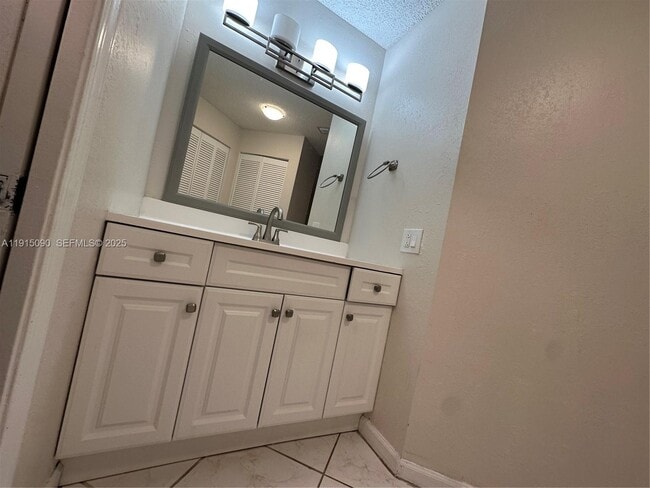 Building Photo - 9336 Ketay Cir