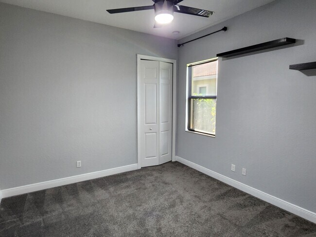 Building Photo - 2095 NW Diamond Creek Way