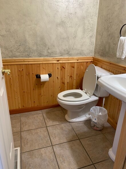 Building Photo - 7 Indian Paintbrush Dr