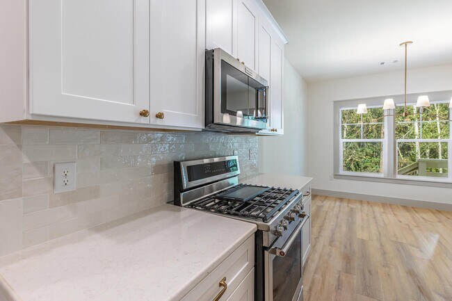 Building Photo - 110 4th St