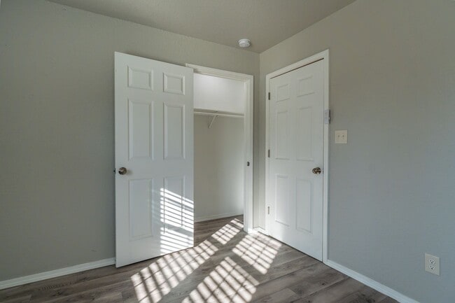 Building Photo - 1511 Houston St