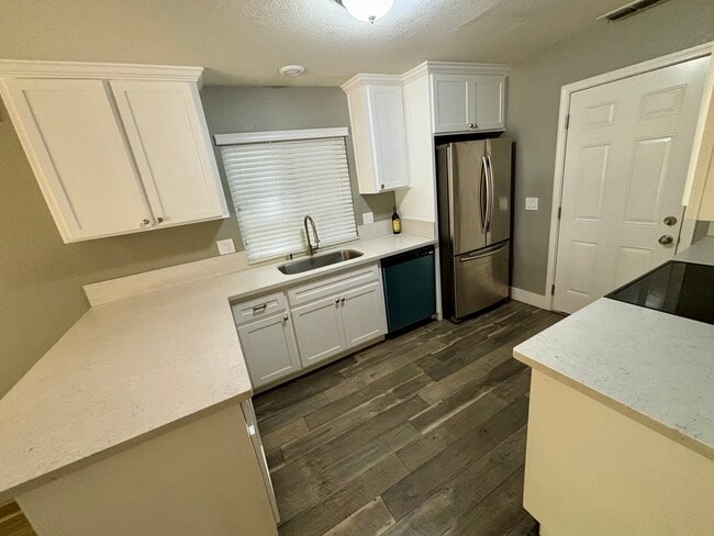 Building Photo - 7592 Deltawind Dr