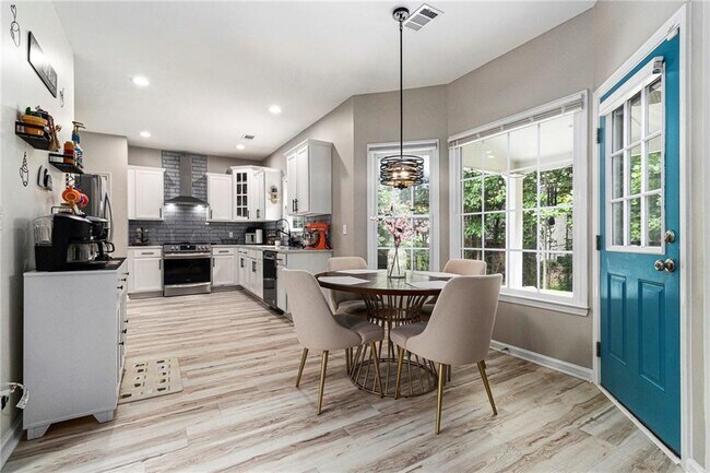 Building Photo - 1611 Hillside Bend Crossing