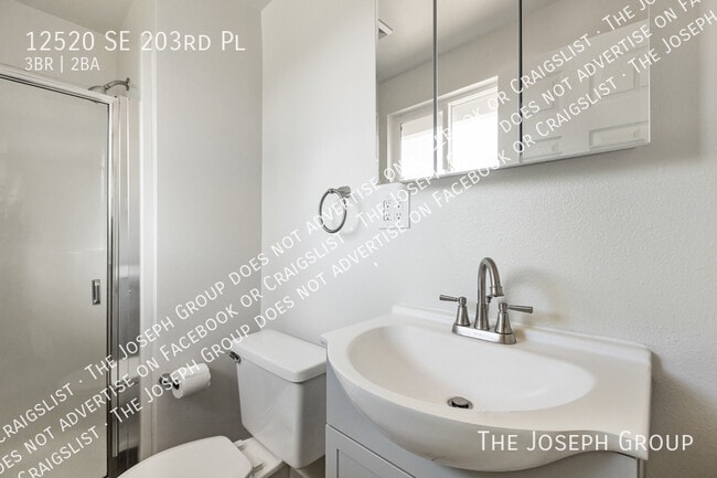 Building Photo - 12520 SE 203 Pl