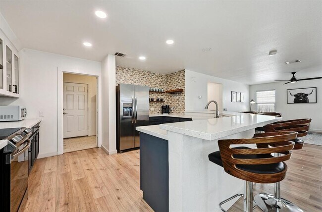 Building Photo - 7004 Ashen Ln