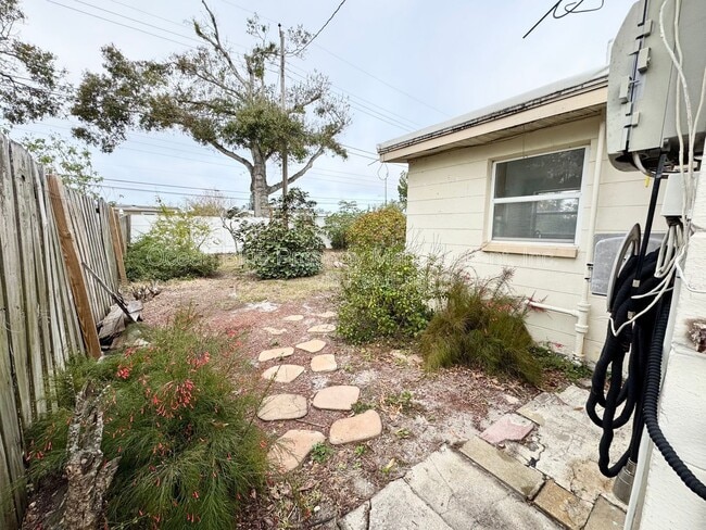 Building Photo - 11610 106th St