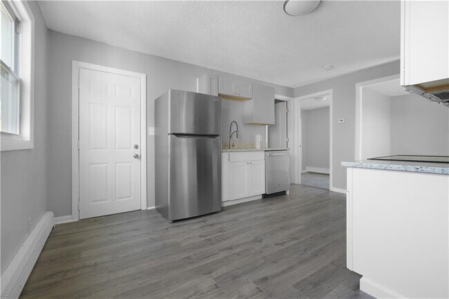 Building Photo - 1081 Bedford St