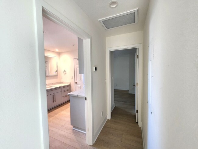 Building Photo - Stunning remodel