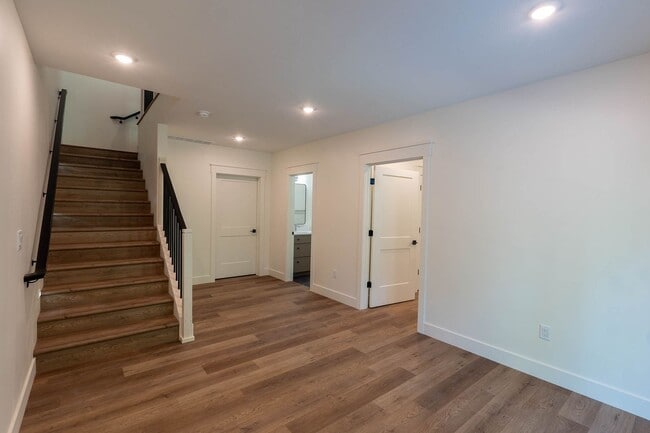 Building Photo - New Construction 4bd/3ba Townhouse