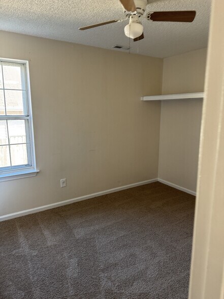 3rd bedroom - 5324 Pandoria Ave