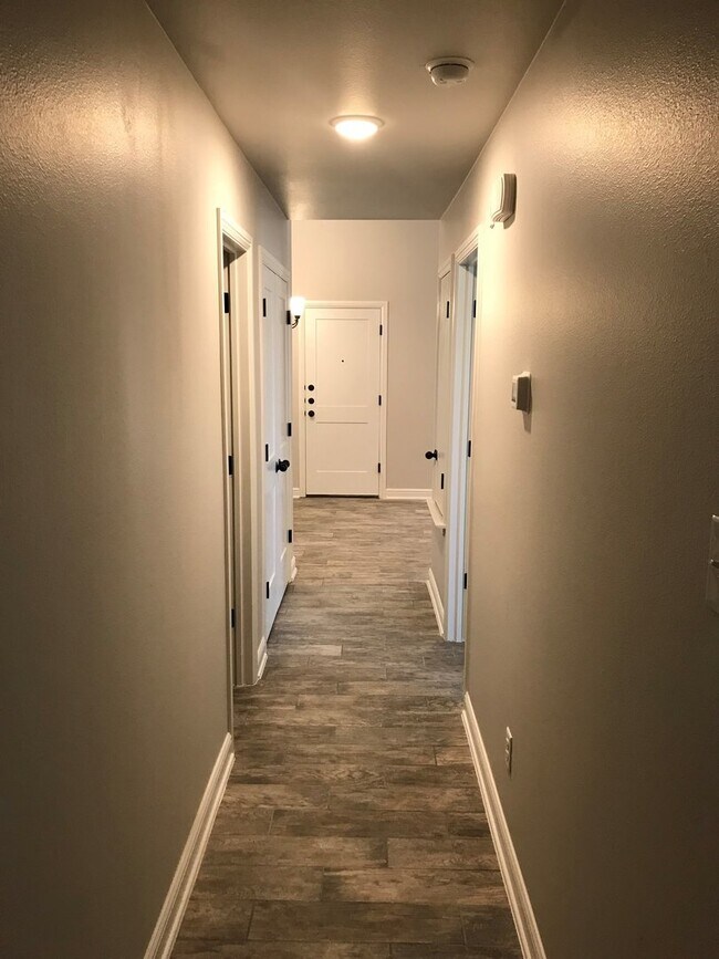 Building Photo - 5802 Luminous Ln