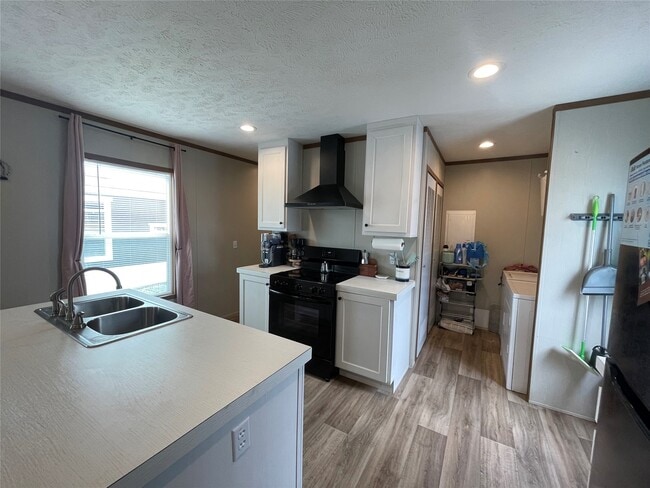 Building Photo - 20410 Telge Rd