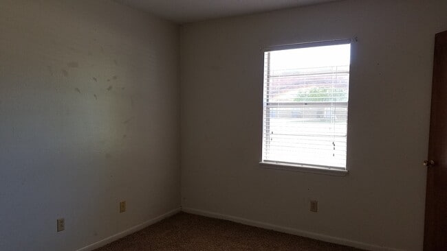 Building Photo - 1724 Courtland Cir